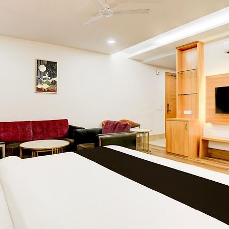 Palette Calista Premium Resort Samalkha Exterior photo