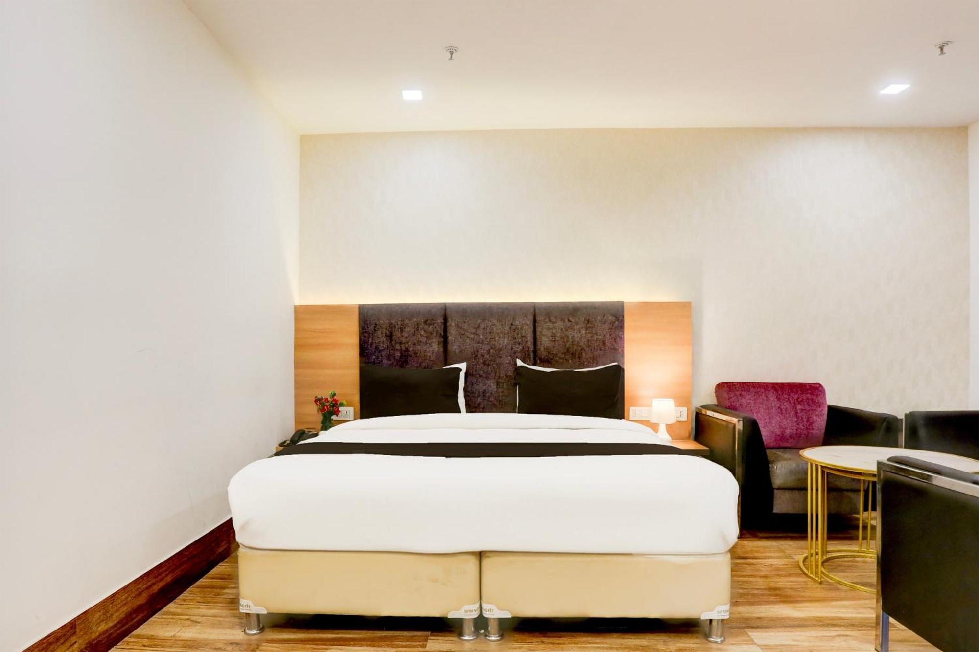 Palette Calista Premium Resort Samalkha Exterior photo