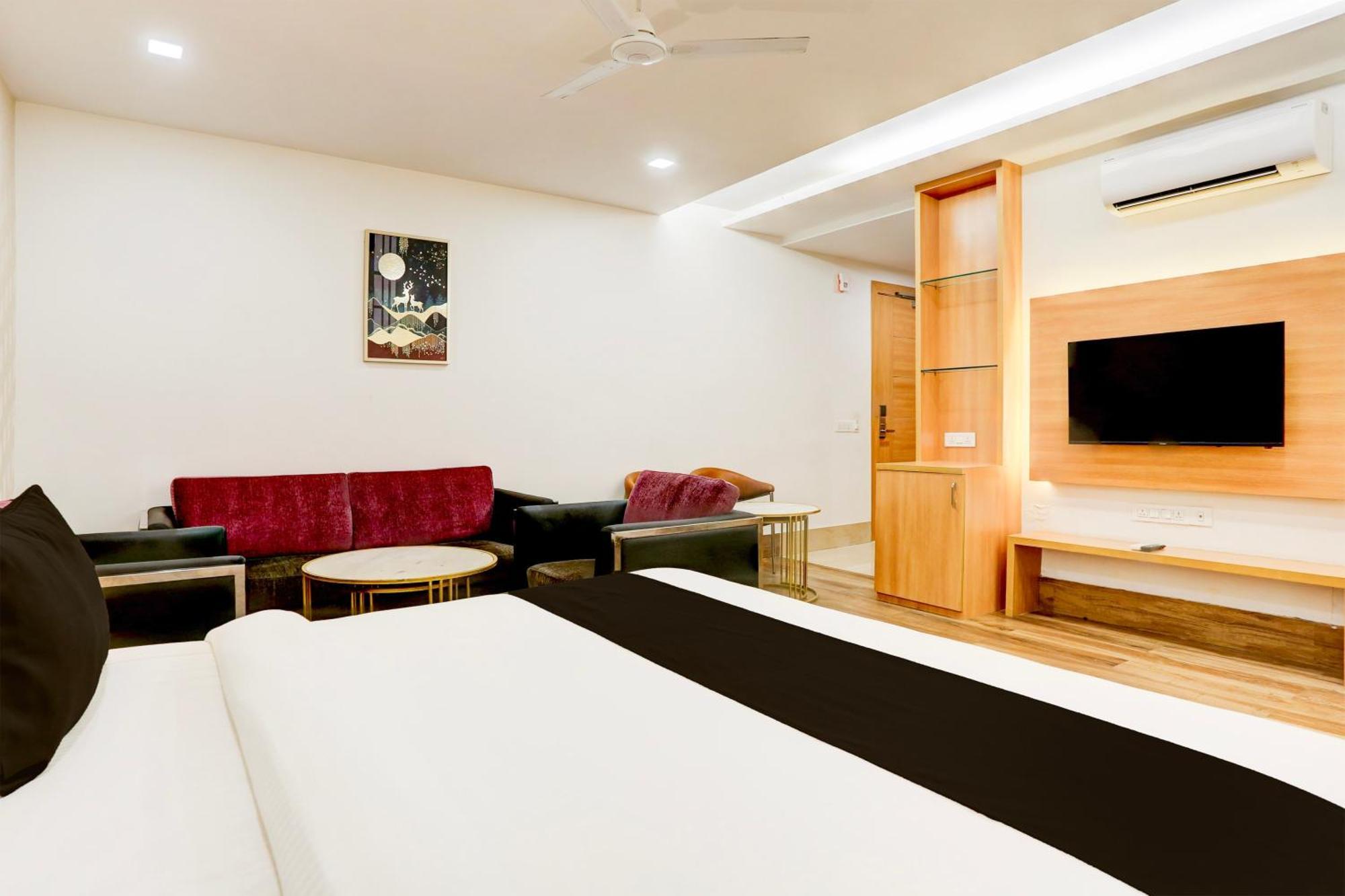 Palette Calista Premium Resort Samalkha Exterior photo