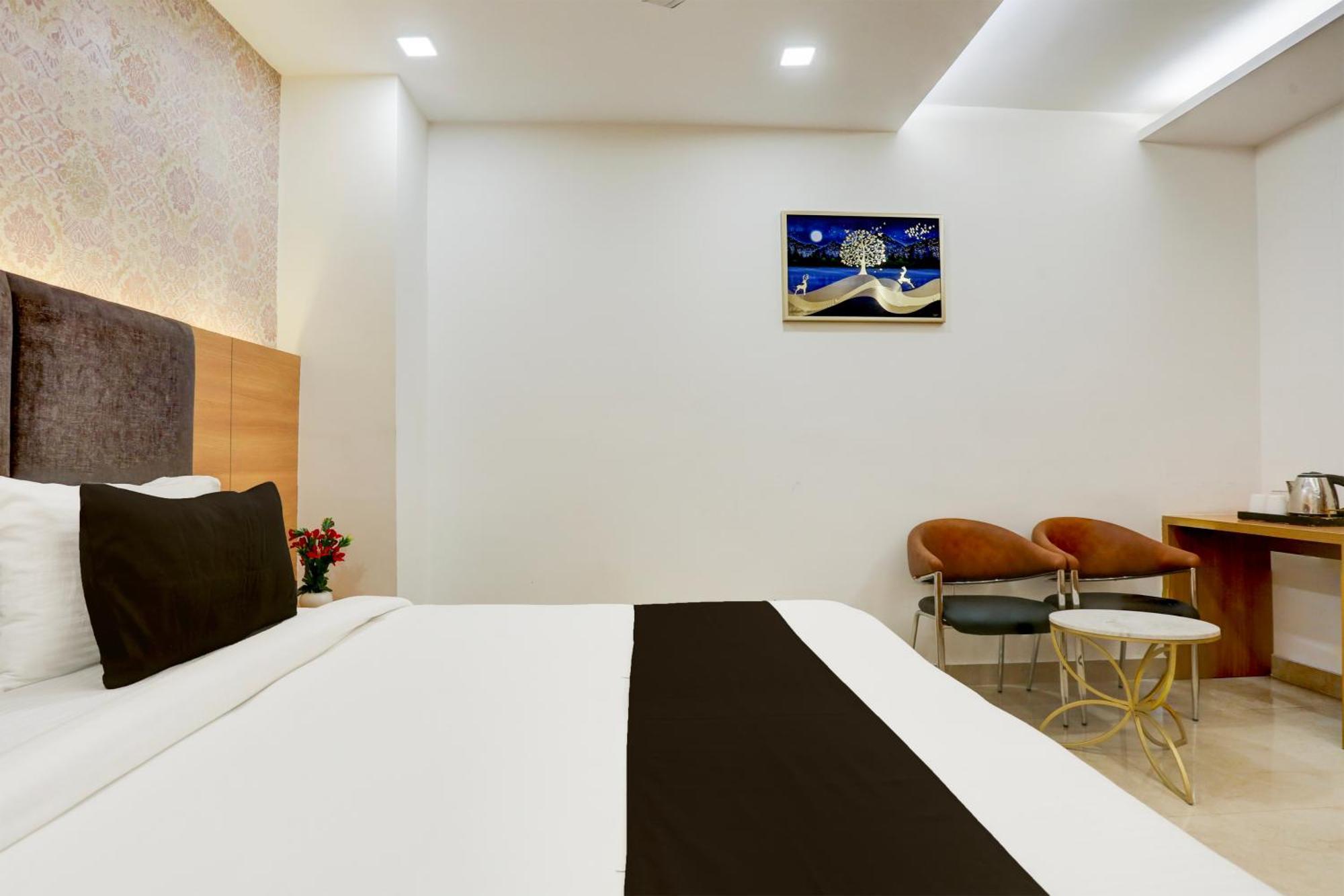 Palette Calista Premium Resort Samalkha Exterior photo