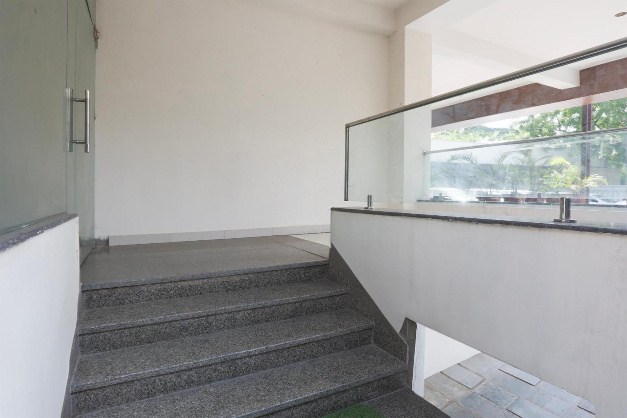 Palette Calista Premium Resort Samalkha Exterior photo