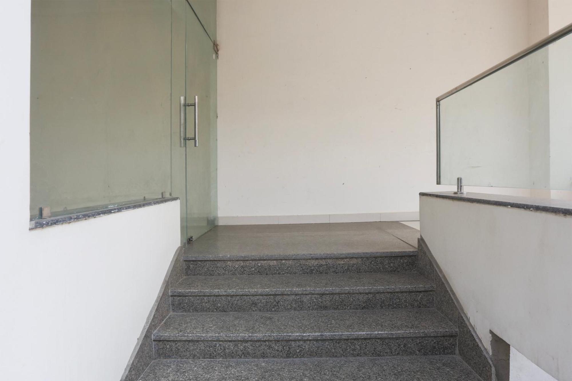 Palette Calista Premium Resort Samalkha Exterior photo